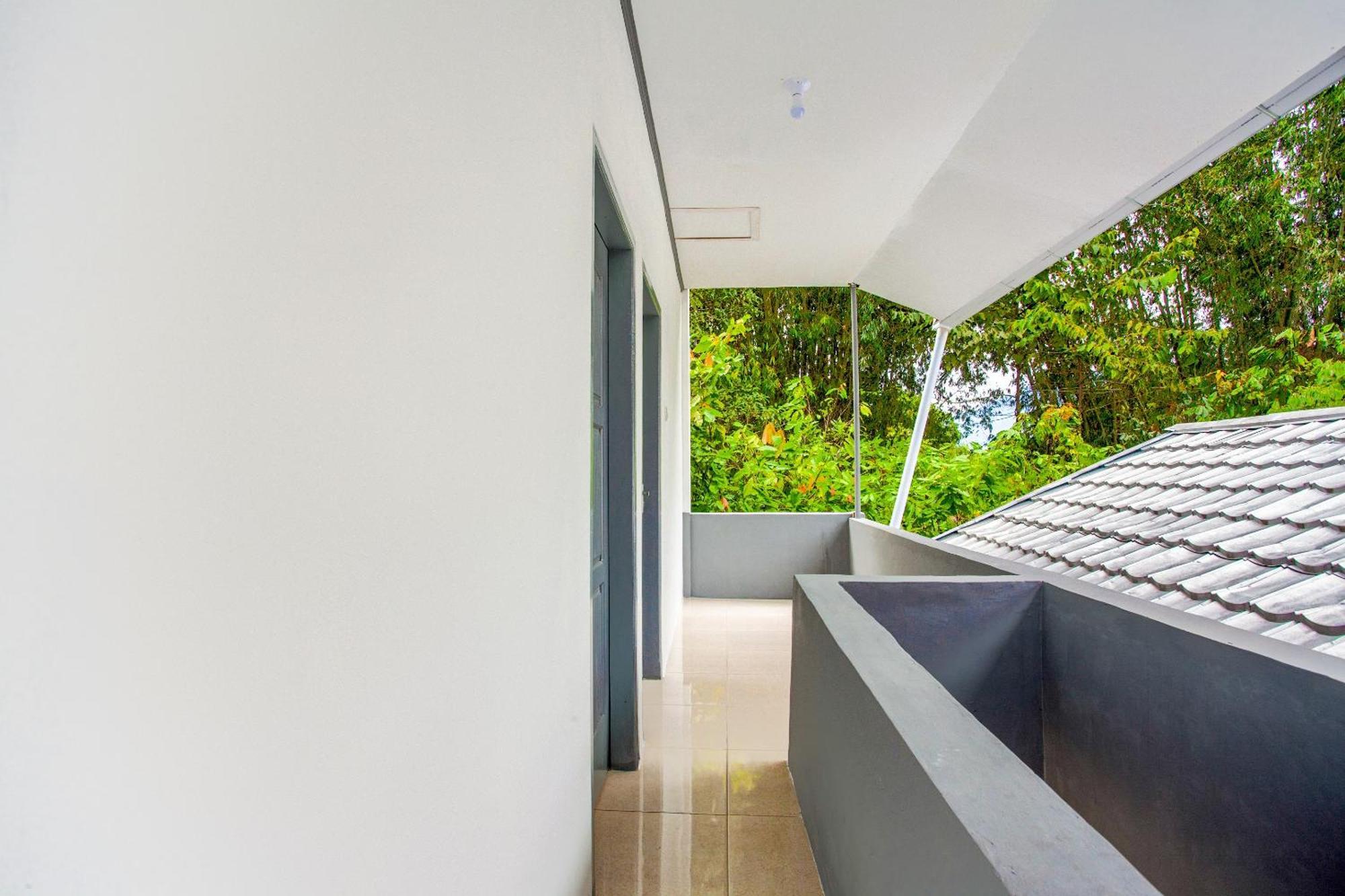 Oyo 2903 Putri Residence Syariah Bukittinggi Exterior photo