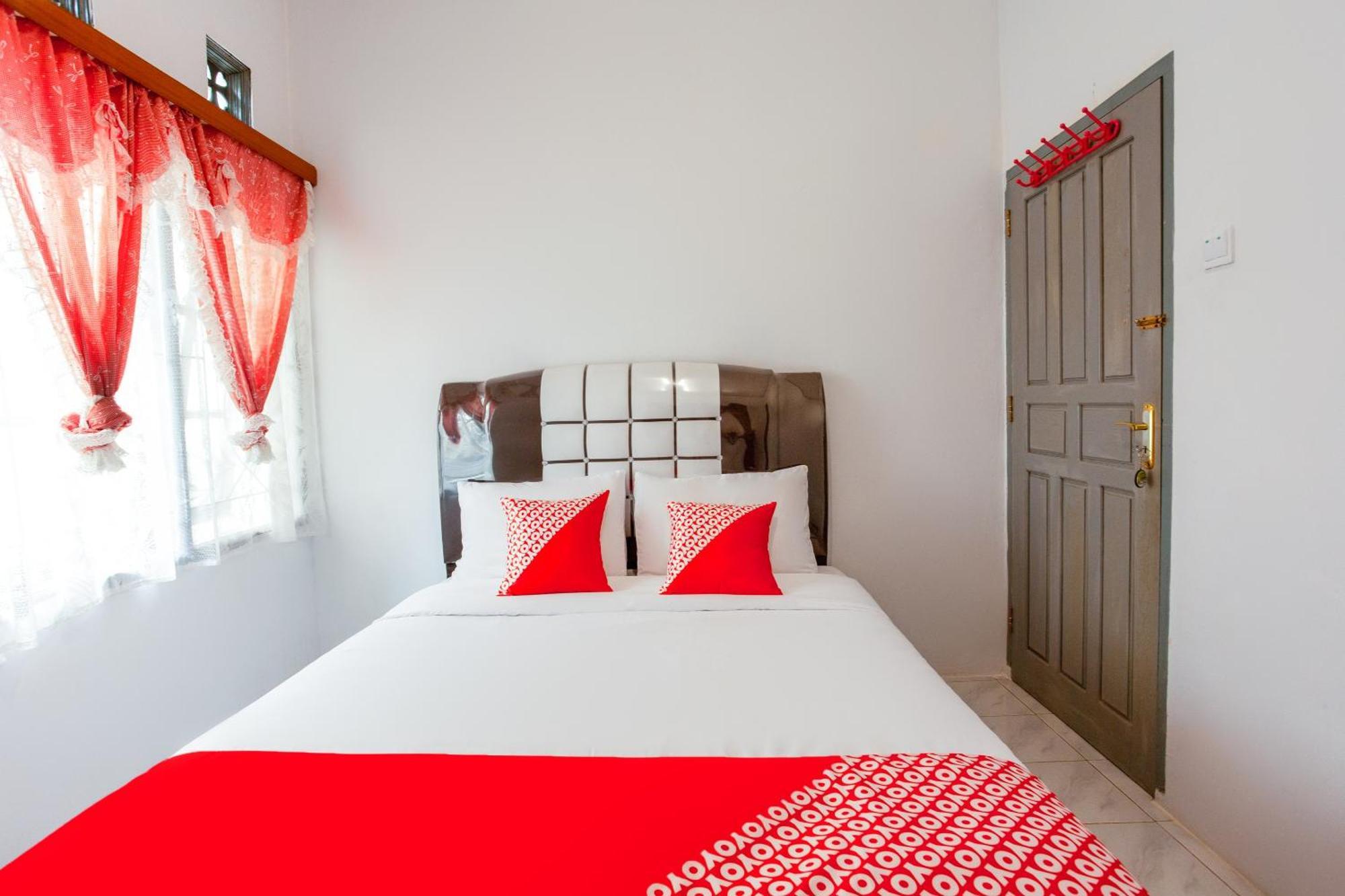 Oyo 2903 Putri Residence Syariah Bukittinggi Exterior photo